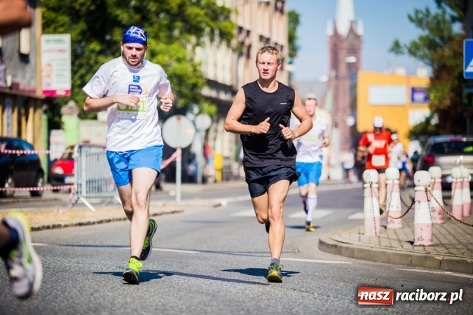 Zdjęcie w galerii na portalu naszraciborz.pl: Do biegu, gotowi, start! I RAFAKO Półmaraton Racibórz już za nami wiadomości z regionu