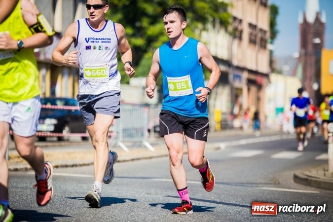 Zdjęcie w galerii na portalu naszraciborz.pl: Do biegu, gotowi, start! I RAFAKO Półmaraton Racibórz już za nami wiadomości z regionu