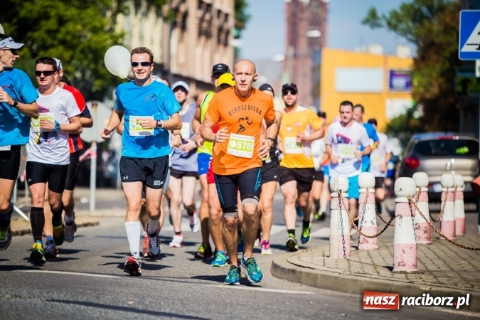 Zdjęcie w galerii na portalu naszraciborz.pl: Do biegu, gotowi, start! I RAFAKO Półmaraton Racibórz już za nami wiadomości z regionu