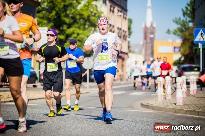 Zdjęcie w galerii na portalu naszraciborz.pl: Do biegu, gotowi, start! I RAFAKO Półmaraton Racibórz już za nami wiadomości z regionu