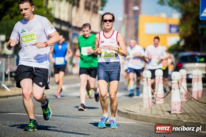 Zdjęcie w galerii na portalu naszraciborz.pl: Do biegu, gotowi, start! I RAFAKO Półmaraton Racibórz już za nami wiadomości z regionu