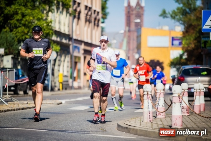 Zdjęcie w galerii na portalu naszraciborz.pl: Do biegu, gotowi, start! I RAFAKO Półmaraton Racibórz już za nami wiadomości z regionu
