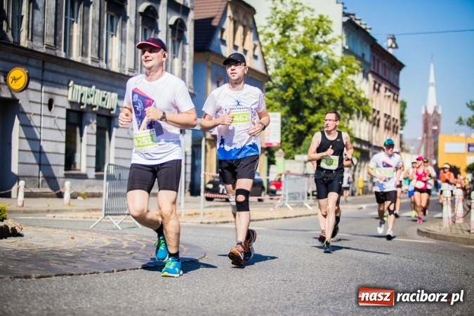Zdjęcie w galerii na portalu naszraciborz.pl: Do biegu, gotowi, start! I RAFAKO Półmaraton Racibórz już za nami wiadomości z regionu