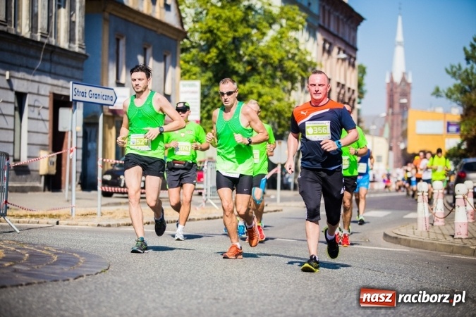 Zdjęcie w galerii na portalu naszraciborz.pl: Do biegu, gotowi, start! I RAFAKO Półmaraton Racibórz już za nami wiadomości z regionu