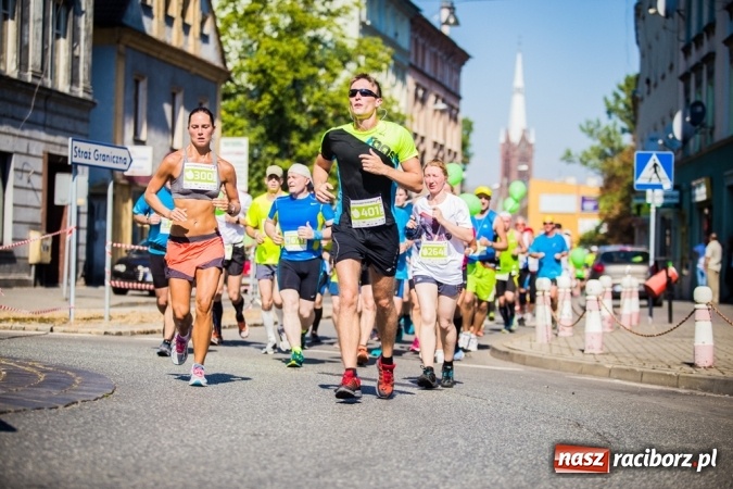 Zdjęcie w galerii na portalu naszraciborz.pl: Do biegu, gotowi, start! I RAFAKO Półmaraton Racibórz już za nami wiadomości z regionu