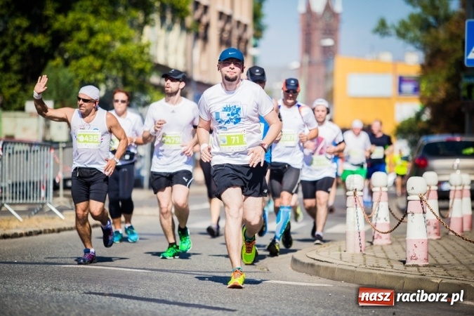 Zdjęcie w galerii na portalu naszraciborz.pl: Do biegu, gotowi, start! I RAFAKO Półmaraton Racibórz już za nami wiadomości z regionu