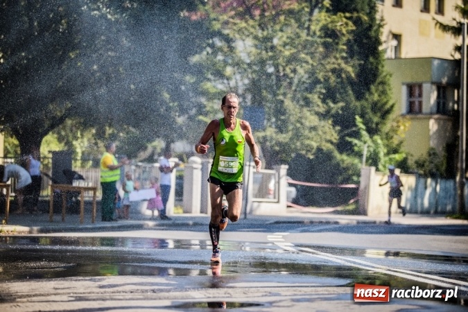 Zdjęcie w galerii na portalu naszraciborz.pl: Do biegu, gotowi, start! I RAFAKO Półmaraton Racibórz już za nami wiadomości z regionu