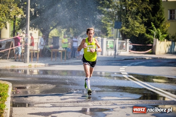 Zdjęcie w galerii na portalu naszraciborz.pl: Do biegu, gotowi, start! I RAFAKO Półmaraton Racibórz już za nami wiadomości z regionu