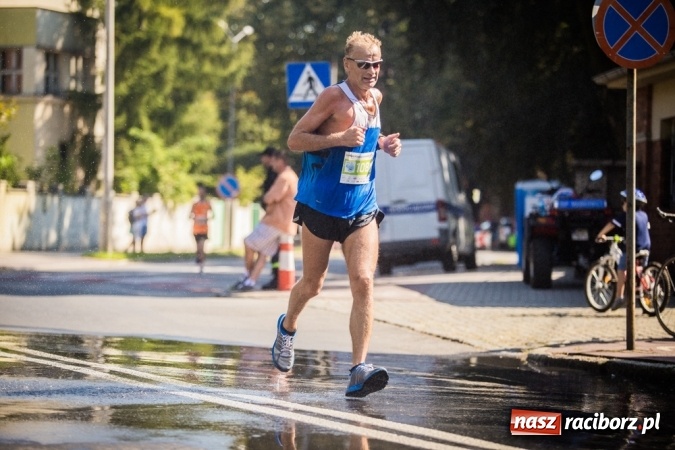 Zdjęcie w galerii na portalu naszraciborz.pl: Do biegu, gotowi, start! I RAFAKO Półmaraton Racibórz już za nami wiadomości z regionu