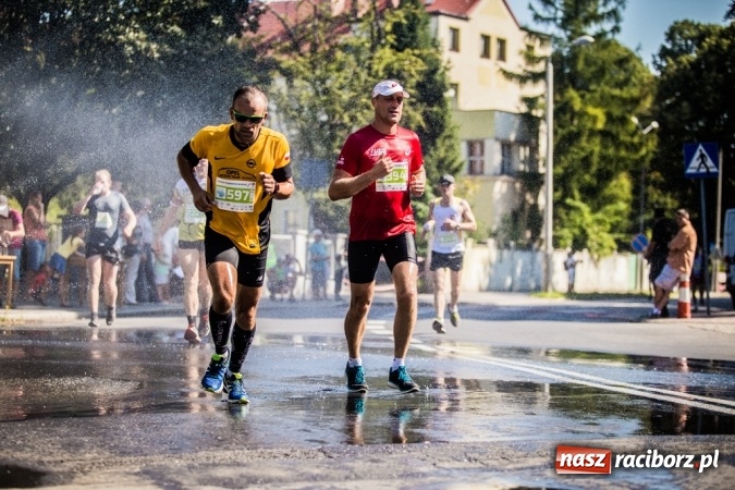 Zdjęcie w galerii na portalu naszraciborz.pl: Do biegu, gotowi, start! I RAFAKO Półmaraton Racibórz już za nami wiadomości z regionu