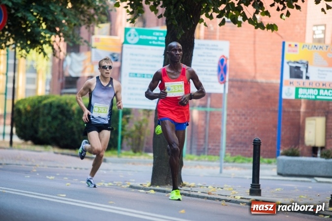 Zdjęcie w galerii na portalu naszraciborz.pl: Do biegu, gotowi, start! I RAFAKO Półmaraton Racibórz już za nami wiadomości z regionu