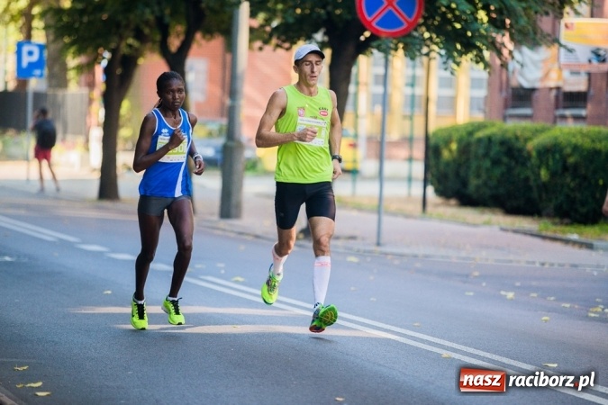 Zdjęcie w galerii na portalu naszraciborz.pl: Do biegu, gotowi, start! I RAFAKO Półmaraton Racibórz już za nami wiadomości z regionu