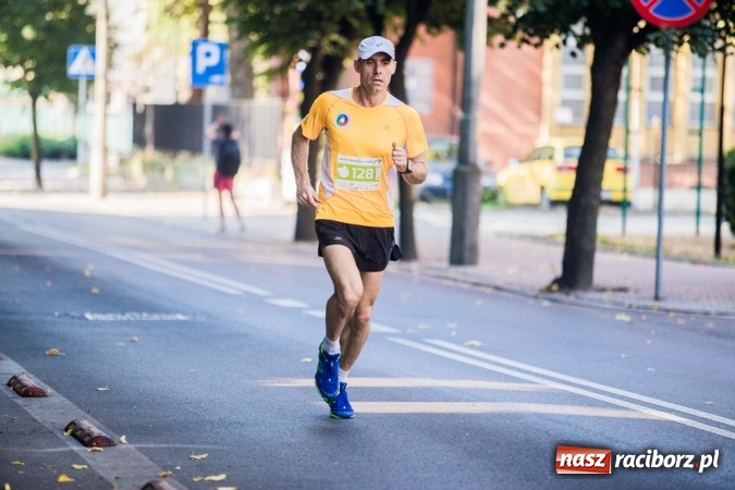 Zdjęcie w galerii na portalu naszraciborz.pl: Do biegu, gotowi, start! I RAFAKO Półmaraton Racibórz już za nami wiadomości z regionu