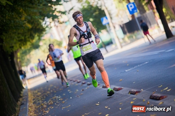 Zdjęcie w galerii na portalu naszraciborz.pl: Do biegu, gotowi, start! I RAFAKO Półmaraton Racibórz już za nami wiadomości z regionu