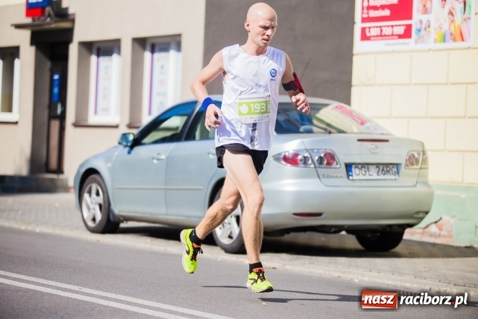 Zdjęcie w galerii na portalu naszraciborz.pl: Do biegu, gotowi, start! I RAFAKO Półmaraton Racibórz już za nami wiadomości z regionu