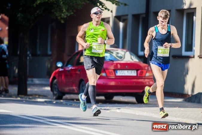 Zdjęcie w galerii na portalu naszraciborz.pl: Do biegu, gotowi, start! I RAFAKO Półmaraton Racibórz już za nami wiadomości z regionu