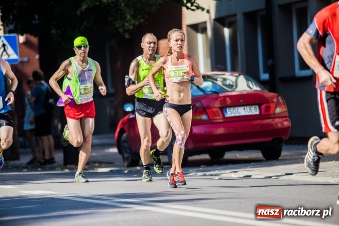 Zdjęcie w galerii na portalu naszraciborz.pl: Do biegu, gotowi, start! I RAFAKO Półmaraton Racibórz już za nami wiadomości z regionu