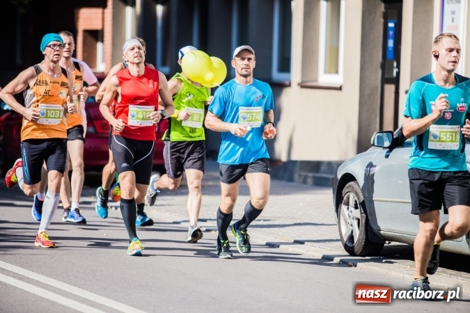 Zdjęcie w galerii na portalu naszraciborz.pl: Do biegu, gotowi, start! I RAFAKO Półmaraton Racibórz już za nami wiadomości z regionu