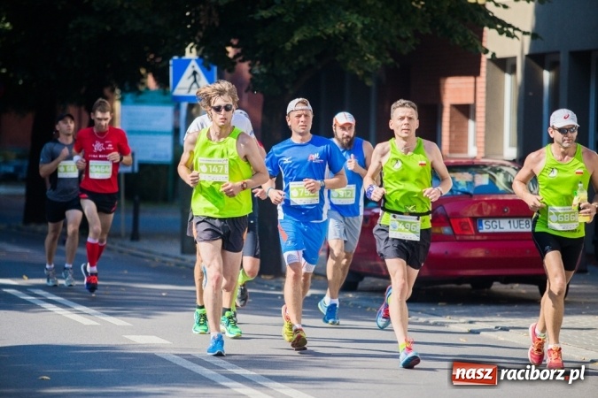 Zdjęcie w galerii na portalu naszraciborz.pl: Do biegu, gotowi, start! I RAFAKO Półmaraton Racibórz już za nami wiadomości z regionu