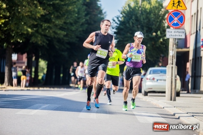 Zdjęcie w galerii na portalu naszraciborz.pl: Do biegu, gotowi, start! I RAFAKO Półmaraton Racibórz już za nami wiadomości z regionu