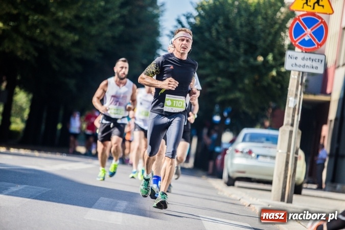 Zdjęcie w galerii na portalu naszraciborz.pl: Do biegu, gotowi, start! I RAFAKO Półmaraton Racibórz już za nami wiadomości z regionu