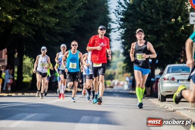 Zdjęcie w galerii na portalu naszraciborz.pl: Do biegu, gotowi, start! I RAFAKO Półmaraton Racibórz już za nami wiadomości z regionu