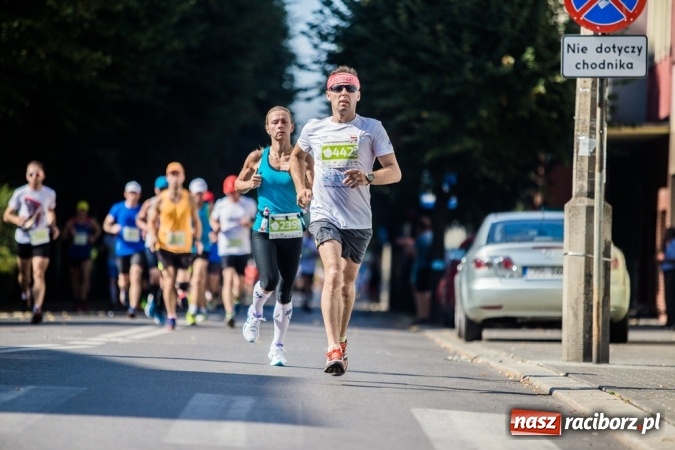 Zdjęcie w galerii na portalu naszraciborz.pl: Do biegu, gotowi, start! I RAFAKO Półmaraton Racibórz już za nami wiadomości z regionu