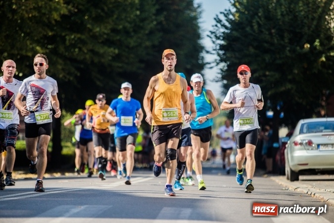 Zdjęcie w galerii na portalu naszraciborz.pl: Do biegu, gotowi, start! I RAFAKO Półmaraton Racibórz już za nami wiadomości z regionu