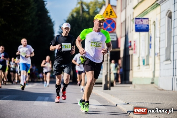 Zdjęcie w galerii na portalu naszraciborz.pl: Do biegu, gotowi, start! I RAFAKO Półmaraton Racibórz już za nami wiadomości z regionu