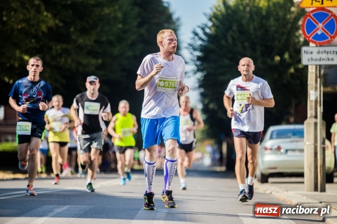 Zdjęcie w galerii na portalu naszraciborz.pl: Do biegu, gotowi, start! I RAFAKO Półmaraton Racibórz już za nami wiadomości z regionu