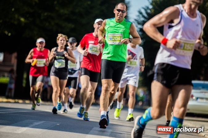 Zdjęcie w galerii na portalu naszraciborz.pl: Do biegu, gotowi, start! I RAFAKO Półmaraton Racibórz już za nami wiadomości z regionu