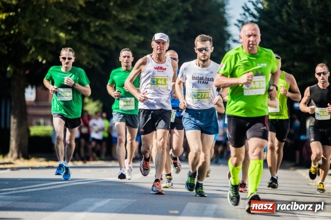 Zdjęcie w galerii na portalu naszraciborz.pl: Do biegu, gotowi, start! I RAFAKO Półmaraton Racibórz już za nami wiadomości z regionu