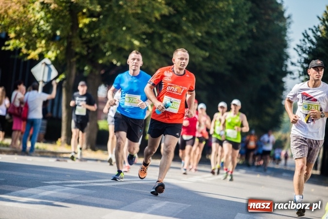 Zdjęcie w galerii na portalu naszraciborz.pl: Do biegu, gotowi, start! I RAFAKO Półmaraton Racibórz już za nami wiadomości z regionu