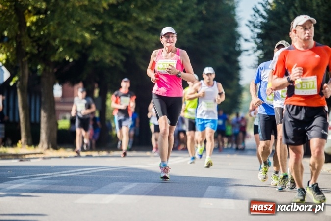 Zdjęcie w galerii na portalu naszraciborz.pl: Do biegu, gotowi, start! I RAFAKO Półmaraton Racibórz już za nami wiadomości z regionu