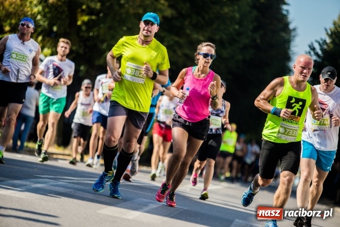 Zdjęcie w galerii na portalu naszraciborz.pl: Do biegu, gotowi, start! I RAFAKO Półmaraton Racibórz już za nami wiadomości z regionu