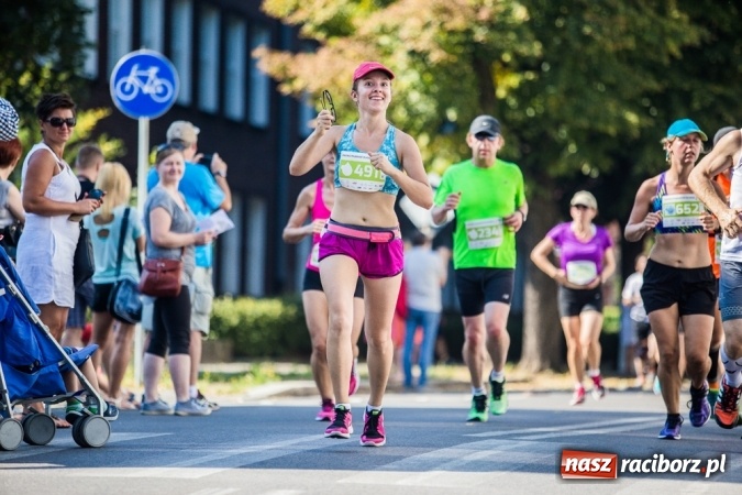 Zdjęcie w galerii na portalu naszraciborz.pl: Do biegu, gotowi, start! I RAFAKO Półmaraton Racibórz już za nami wiadomości z regionu