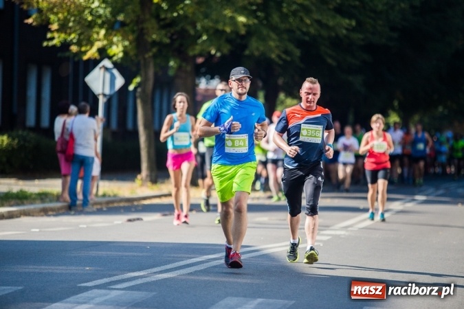 Zdjęcie w galerii na portalu naszraciborz.pl: Do biegu, gotowi, start! I RAFAKO Półmaraton Racibórz już za nami wiadomości z regionu