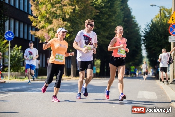 Zdjęcie w galerii na portalu naszraciborz.pl: Do biegu, gotowi, start! I RAFAKO Półmaraton Racibórz już za nami wiadomości z regionu