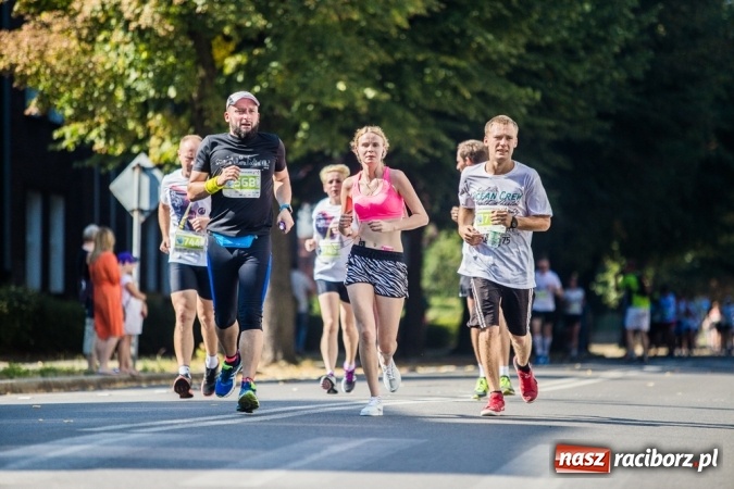 Zdjęcie w galerii na portalu naszraciborz.pl: Do biegu, gotowi, start! I RAFAKO Półmaraton Racibórz już za nami wiadomości z regionu