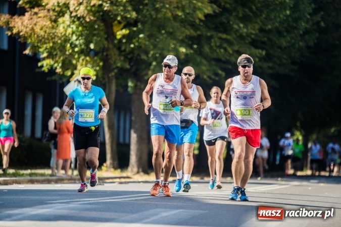 Zdjęcie w galerii na portalu naszraciborz.pl: Do biegu, gotowi, start! I RAFAKO Półmaraton Racibórz już za nami wiadomości z regionu