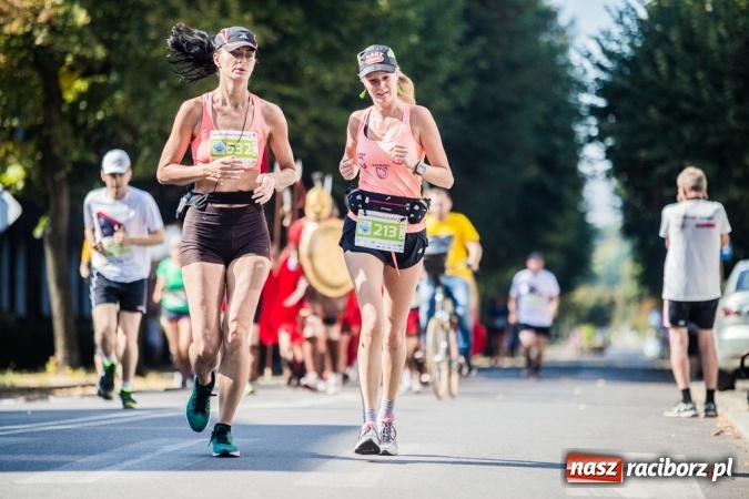 Zdjęcie w galerii na portalu naszraciborz.pl: Do biegu, gotowi, start! I RAFAKO Półmaraton Racibórz już za nami wiadomości z regionu