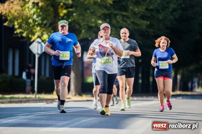Zdjęcie w galerii na portalu naszraciborz.pl: Do biegu, gotowi, start! I RAFAKO Półmaraton Racibórz już za nami wiadomości z regionu