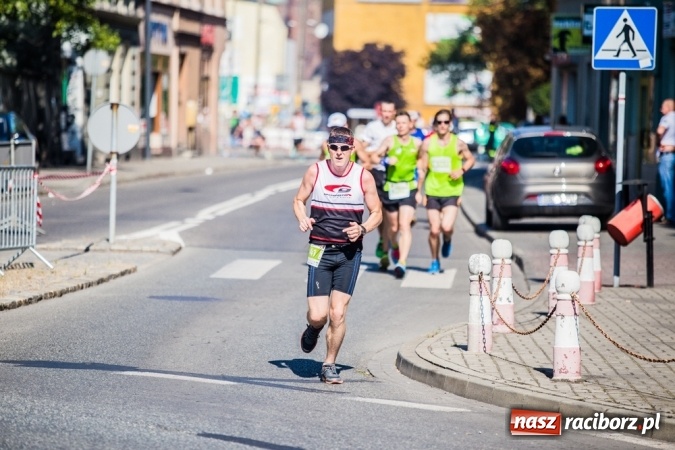 Zdjęcie w galerii na portalu naszraciborz.pl: Do biegu, gotowi, start! I RAFAKO Półmaraton Racibórz już za nami wiadomości z regionu