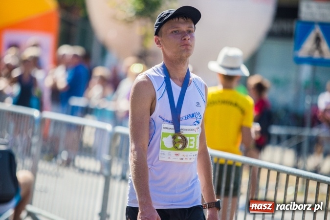 Zdjęcie w galerii na portalu naszraciborz.pl: Do biegu, gotowi, start! I RAFAKO Półmaraton Racibórz już za nami wiadomości z regionu