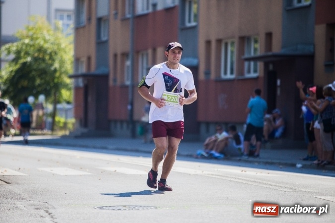 Zdjęcie w galerii na portalu naszraciborz.pl: Do biegu, gotowi, start! I RAFAKO Półmaraton Racibórz już za nami wiadomości z regionu