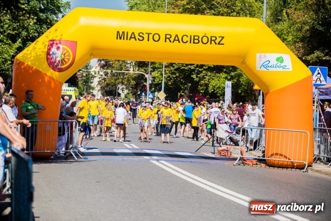Zdjęcie w galerii na portalu naszraciborz.pl: Do biegu, gotowi, start! I RAFAKO Półmaraton Racibórz już za nami wiadomości z regionu