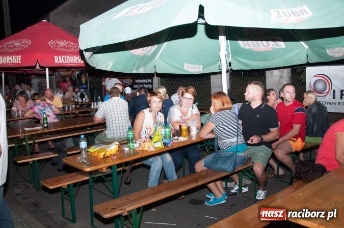 Zdjęcie w galerii na portalu naszraciborz.pl: Najlepsze kiełbaski? Na festynie strażackim! wiadomości z regionu