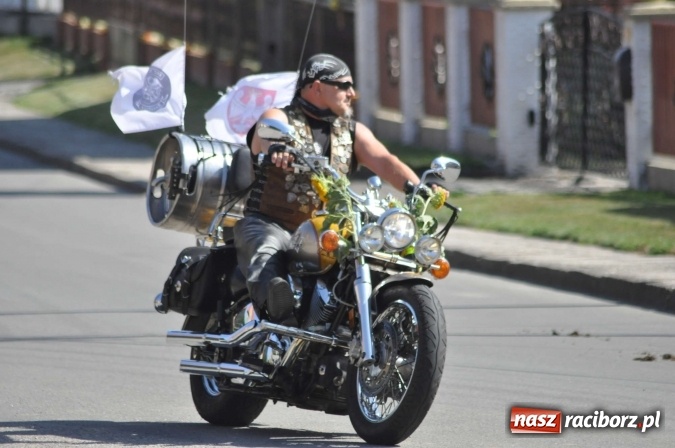 Zdjęcie w galerii na portalu naszraciborz.pl: Dożynki 2015 - w Rudniku z letnim dyngusem wiadomości z regionu