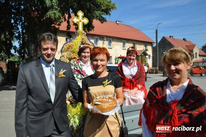 Zdjęcie w galerii na portalu naszraciborz.pl: Dożynki 2015 - w Rudniku z letnim dyngusem wiadomości z regionu