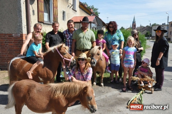 Zdjęcie w galerii na portalu naszraciborz.pl: Dożynki 2015 - w Rudniku z letnim dyngusem wiadomości z regionu